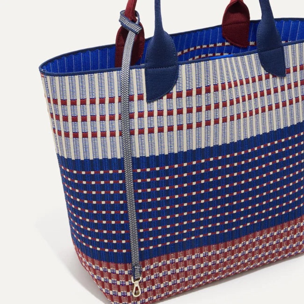 Rothy’s lightweight Vogue tote - Picture 3 of 14